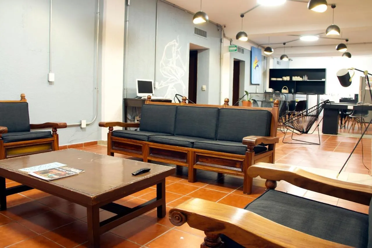 Fenix Beds Hostel Γκουανταλαχάρα